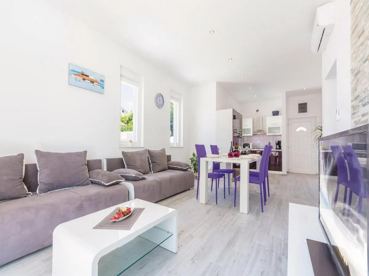 Holiday Home Blue Dreams Okrug Gornji 0*,