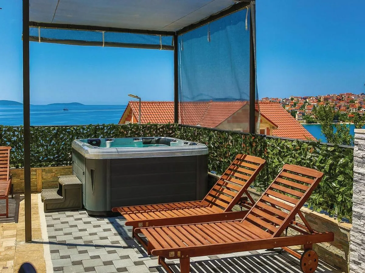 Holiday Home Blue Dreams Okrug Gornji Apartment
