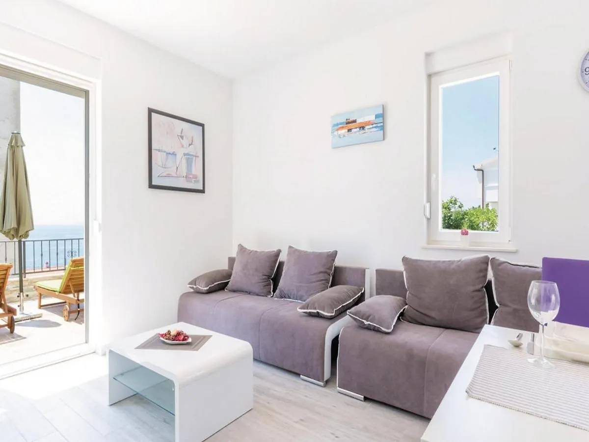 Holiday Home Blue Dreams Okrug Gornji Apartment