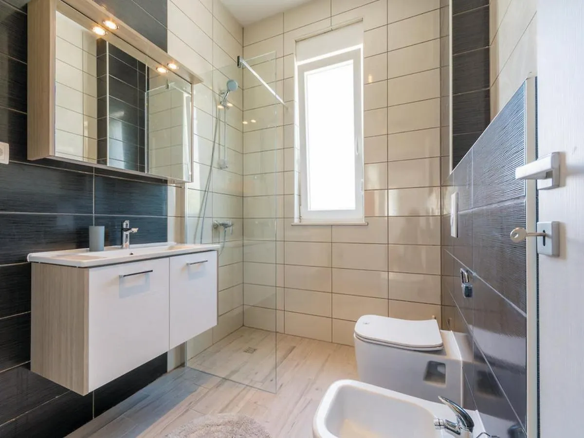 Holiday Home Blue Dreams Okrug Gornji Croatia