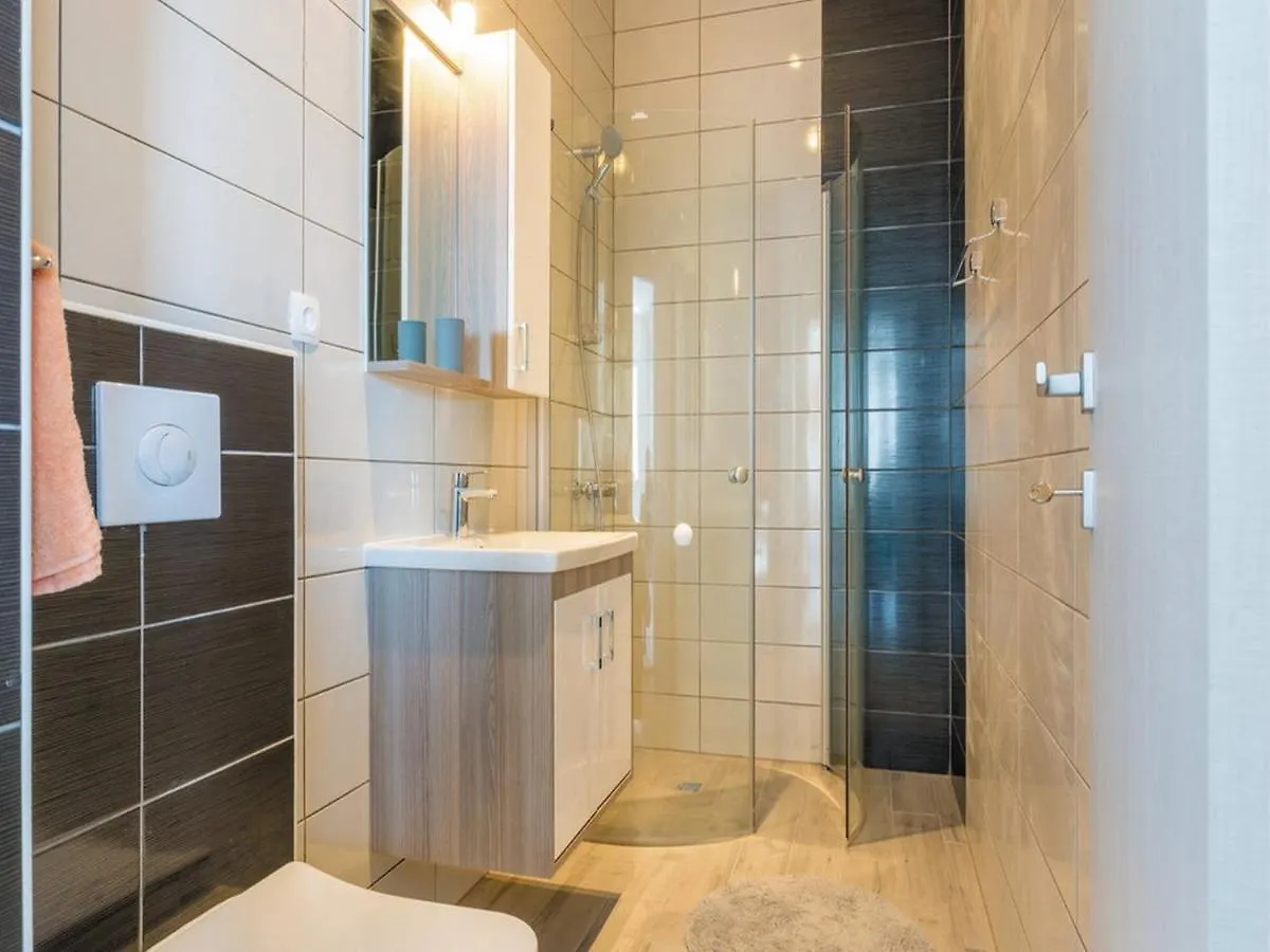 Apartment Holiday Home Blue Dreams Okrug Gornji
