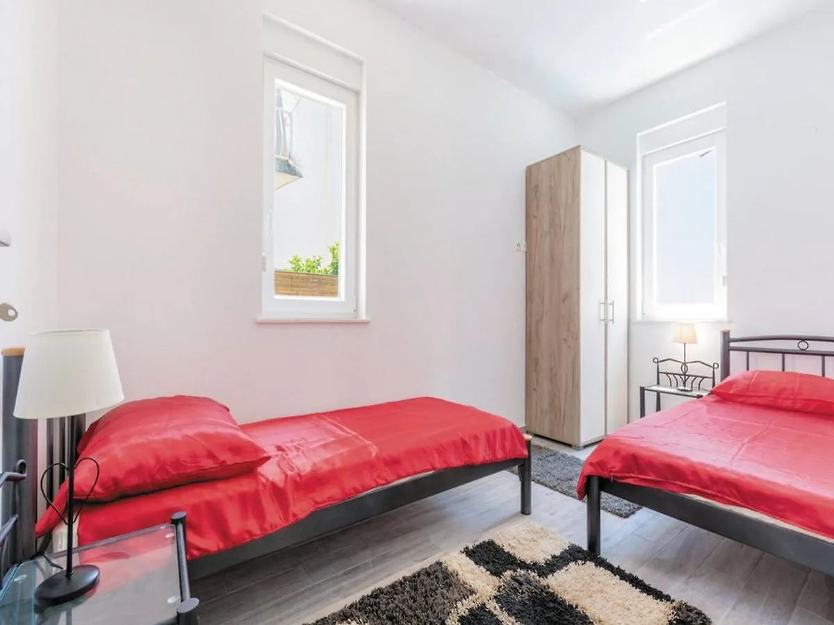 Holiday Home Blue Dreams Okrug Gornji Apartment